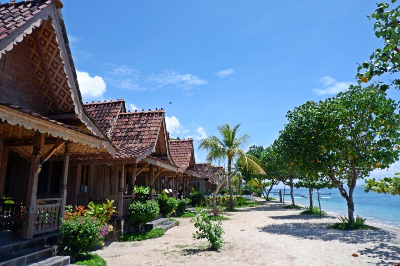 Blue Harbor Beachfront Villas & Resto Toyapakeh Eksteriør billede